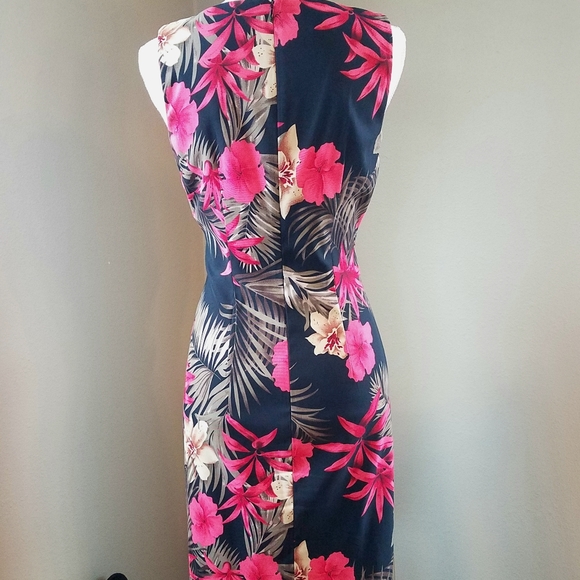 AGB Floral Dress - Size 6 (EUC) - Picture 5 of 8